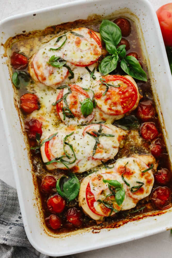 Caprese-Style Chicken: A Delicious Italian-Inspired Meal