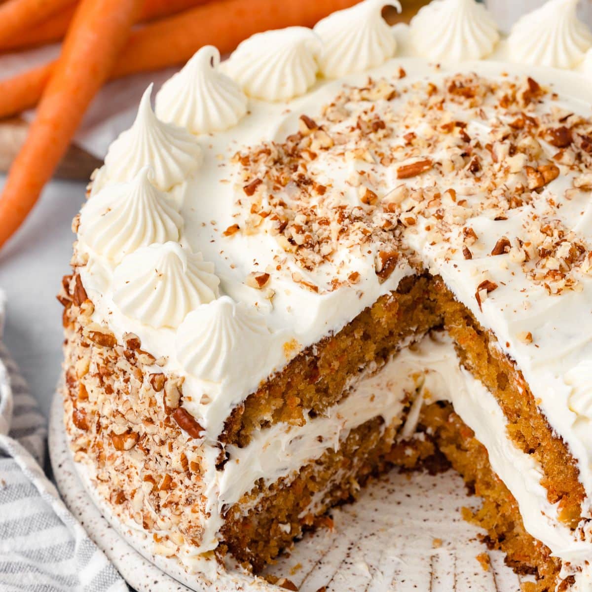 Delectable Carrot Cake Cupcakes Adorned with Cream Cheese Icing: A Cooking Manual