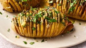 How to Prepare Crispy and Tasty Hasselback Potatoes