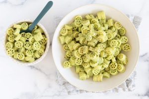 "Tasty One-Pot Pasta Dish with Luscious Green Sauce"