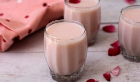 Gulkand Milkshake Recipe: An Invigorating Rose Petal Beverage