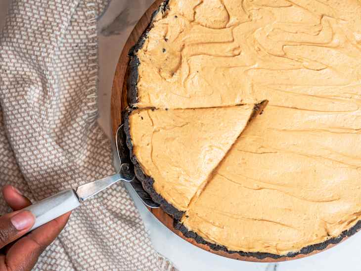 the Pioneer Woman's Chocolate Peanut Butter Pie