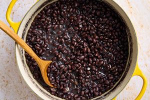 My Fiancéâs Secret Ingredient for the Most Flavorful Canned Beans of Your Life (the $4 Jar Lasts Practically Forever)