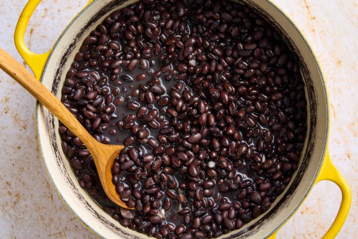 My Fiancéâs Secret Ingredient for the Most Flavorful Canned Beans of Your Life (the $4 Jar Lasts Practically Forever)