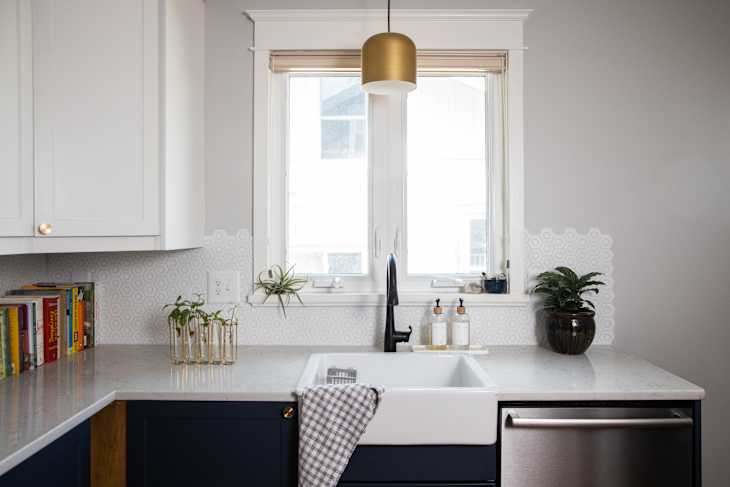 This $19 âLittle Luxuryâ Added Instant Counter Space in My Kitchen (I Had to Get Another!)