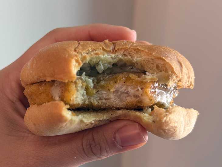 This Iconic Biscuit Shop Now Makes Incredibly Delicious Frozen Chicken Sandwiches and Theyâre 10x Better Than the Famous McDonaldâs One