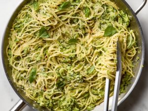 25 Delicious Fresh Basil Recipes To Use Up the Bunch