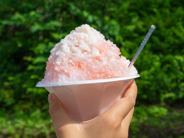 Shaved ice on the stall
