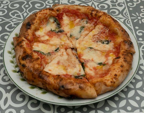 A Comprehensive Manual for Crafting Pizza at Home