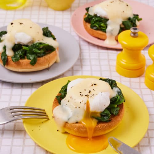 Eggs Florentine: A Timeless Dish Featuring Poached Eggs atop Spinach with Hollandaise Sauce