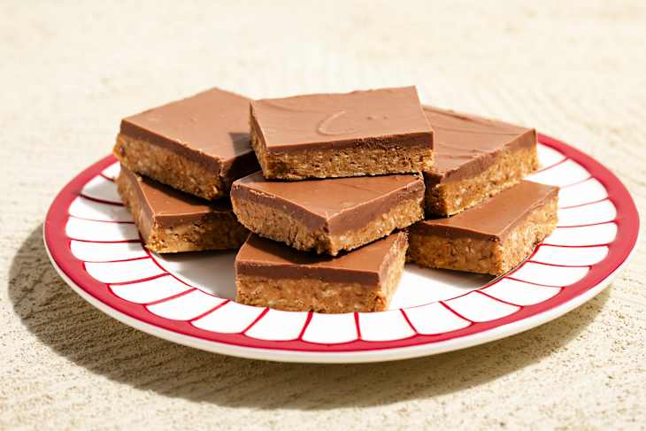 Trisha Yearwood No-Bake Chocolate-Pretzel-Peanut Butter Squares.