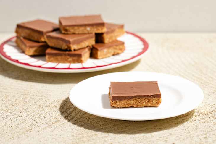 Trisha Yearwood No-Bake Chocolate-Pretzel-Peanut Butter Squares.