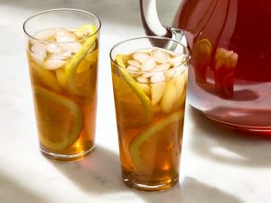 I Use This âSo Smartâ $33 Pitcher to Brew Iced Tea All Summer Long (Itâs Shockingly Quick!)