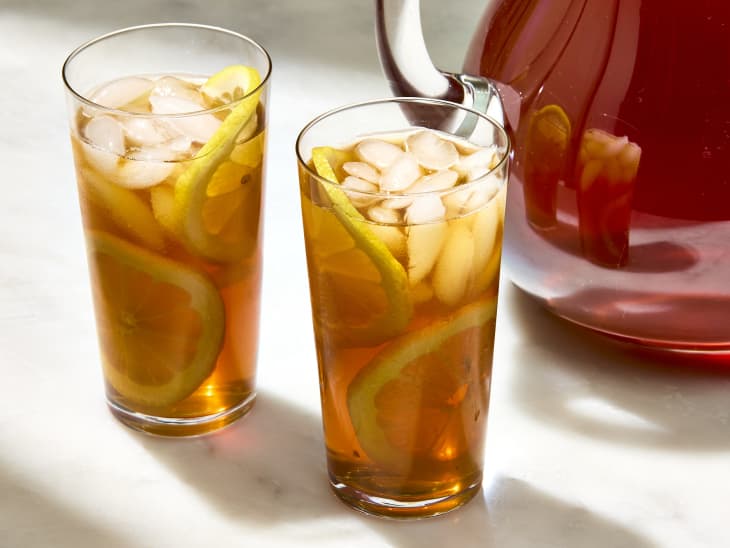 I Use This âSo Smartâ $33 Pitcher to Brew Iced Tea All Summer Long (Itâs Shockingly Quick!)