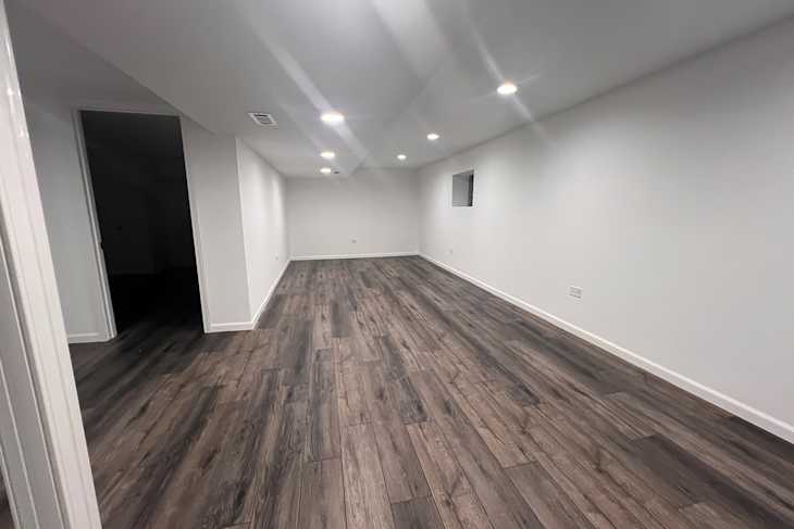 Empty room before being staged.