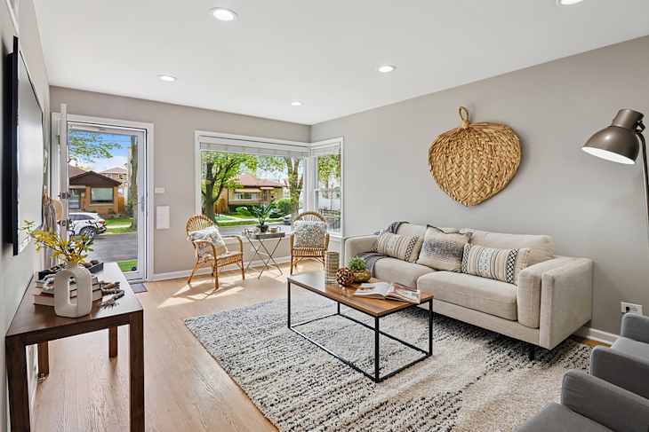 Neutral furniture in staged living room.
