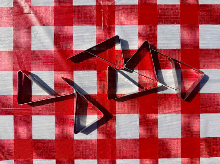 Tablecloth Clips.