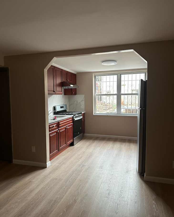 Kitchen before renovation.
