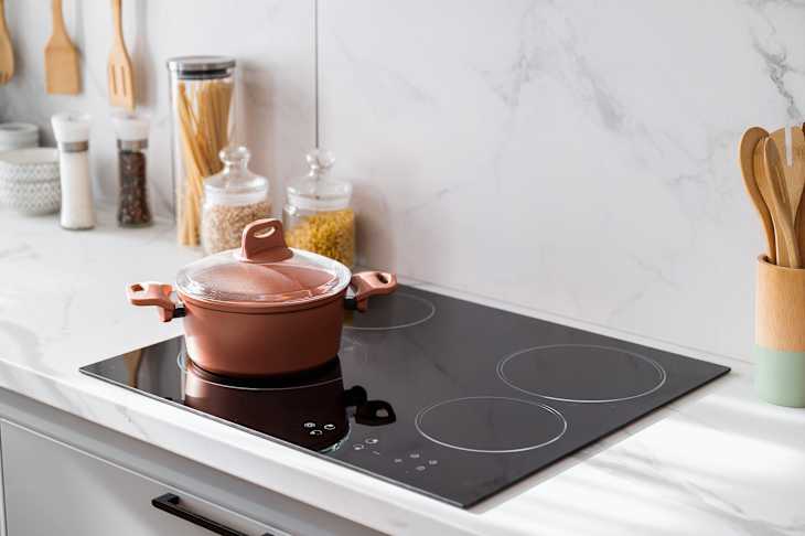 This New $8 Stovetop Paste Is the âGoldilocksâ of Cleaners, and It Instantly Replaced My Old Favorite