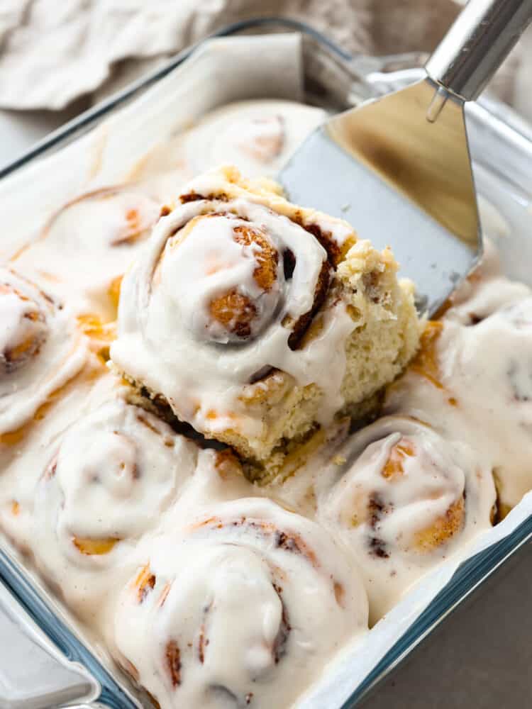 How to Prepare Cinnamon Rolls: A Detailed Recipe