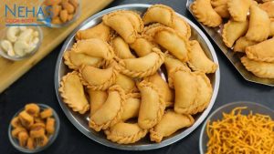 How to Prepare Gujiya: A Detailed Recipe Guide
