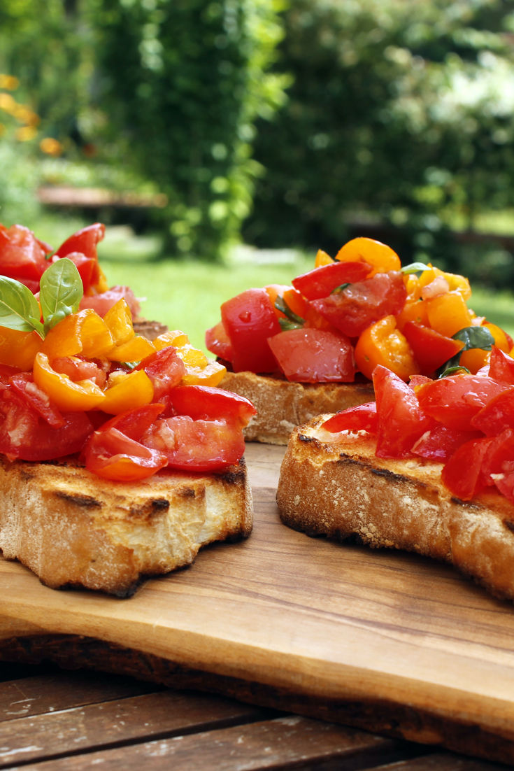 How to Prepare Traditional Italian Bruschetta