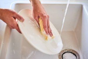 I Finally Found an Easy Way to Keep My Kitchen Sponge from Stinking â for Months!