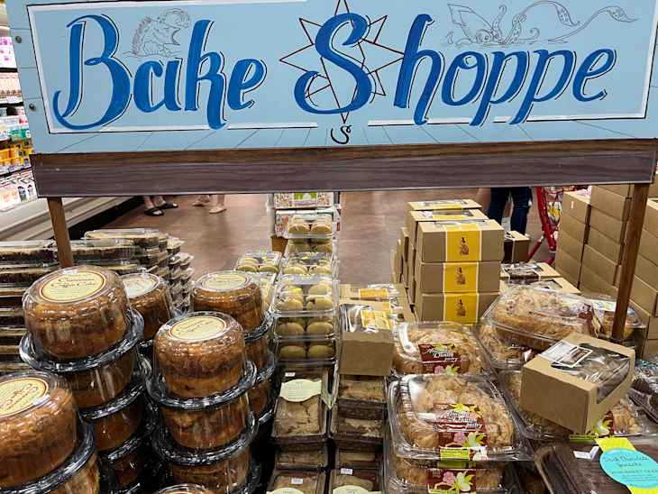 I Tried the New Trader Joeâs Fall Bakery Find Everyoneâs Excited About, and Itâs 100x Better Than Cinnabon