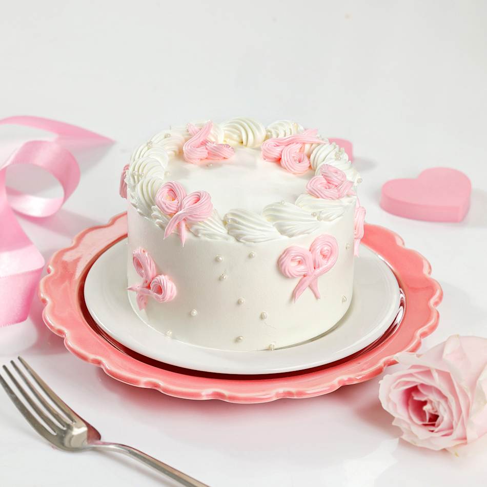 Mini Cakes: An Introduction to Tiny Treats