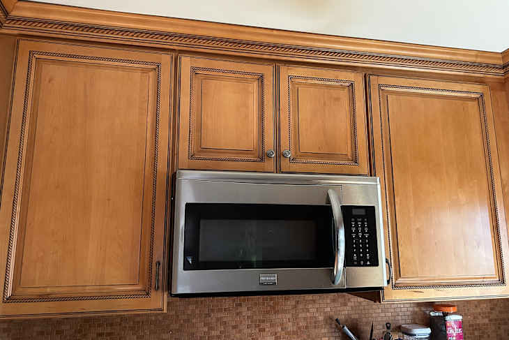 My Favorite Method for Cleaning Greasy Kitchen Cabinets Is Pure Magic (Itâs Not Dawn â and Only $3!)