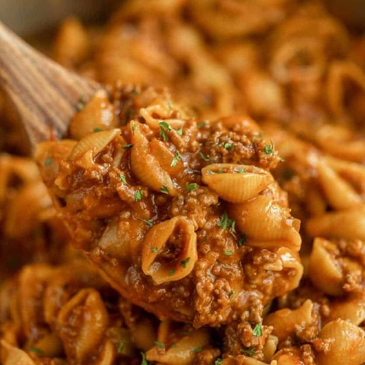 One-Pot Beefaroni Recipe: Kid-Approved and Freezer-Friendly Dish