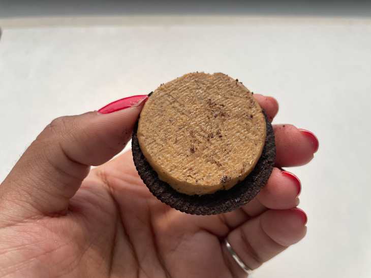 Inside of Reese's oreo cookie