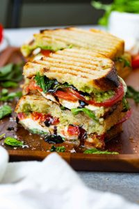 Steps to Craft the Perfect Tomato Sandwich