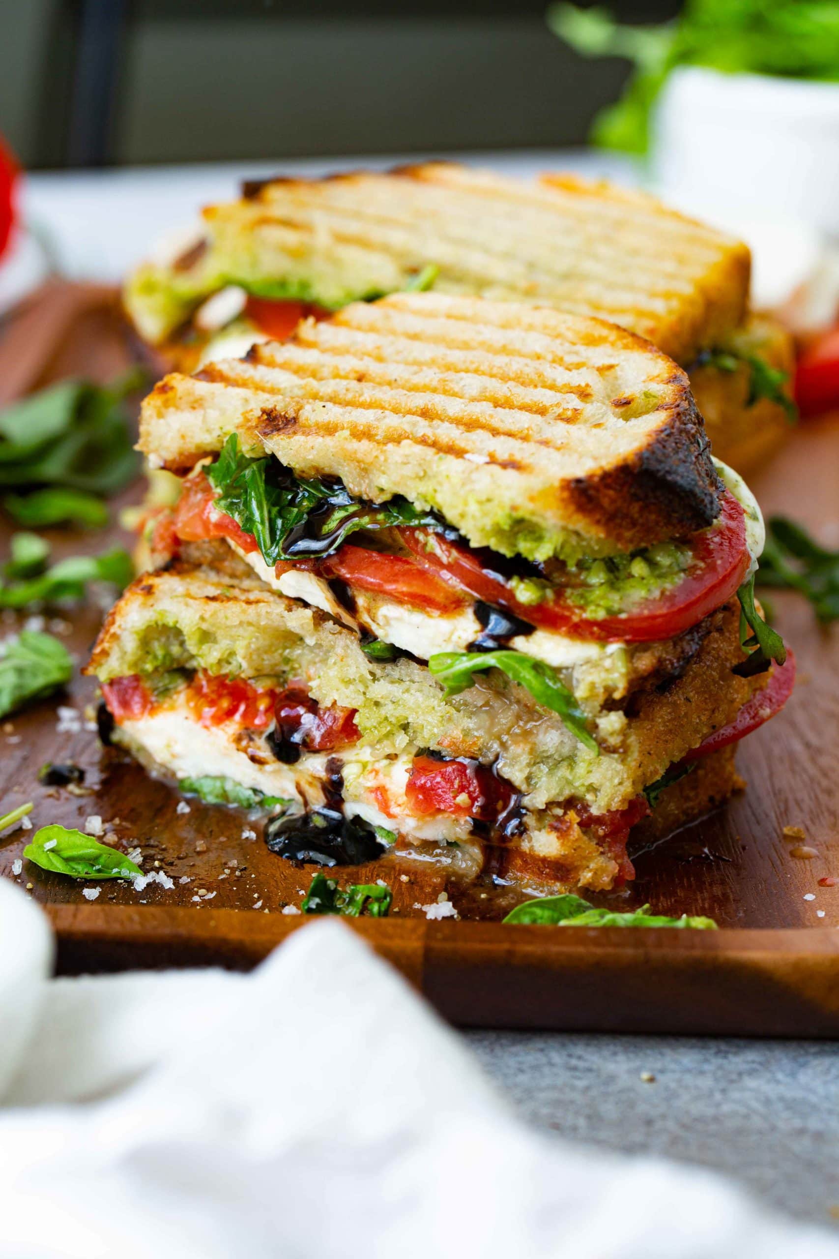 Steps to Craft the Perfect Tomato Sandwich