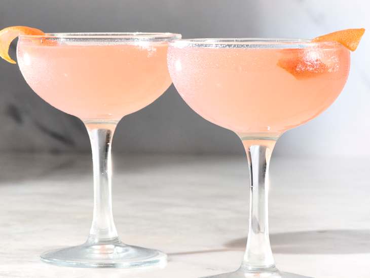 Taylor Swiftâs Favorite "French Blonde" Cocktail Is Love at First Sip