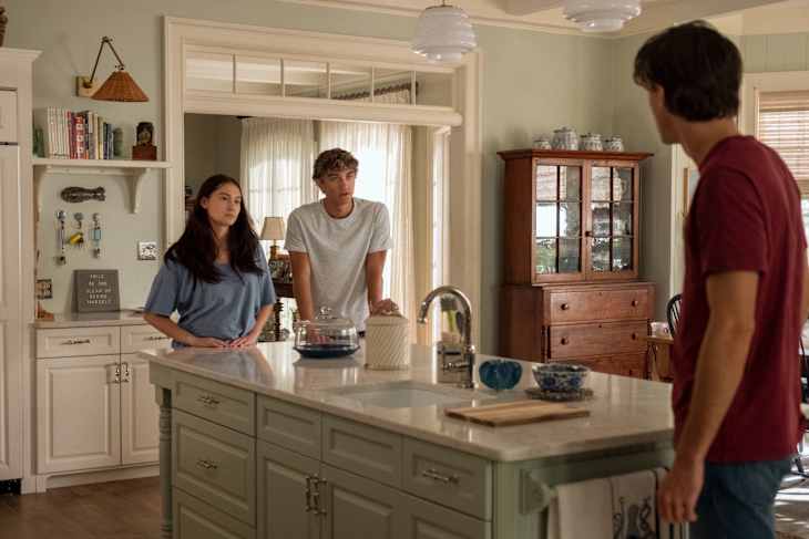 The Dreamy Kitchen in âThe Summer I Turned Prettyâ Is the Definition of Quiet Coastal Luxury