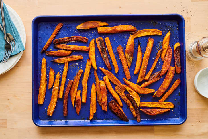 The Gorgeous Baking Sheet I Reach for Every Day Is 30% Off (Itâs My Absolute Favorite!)
