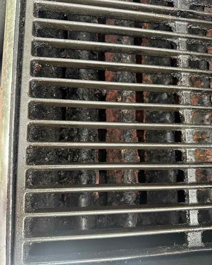 Grill grate before cleaning.