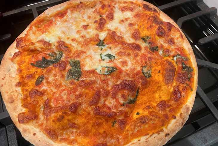 This New Frozen Pizza Is So Delicious, It Tastes Just Like What Youâd Get at Its Famous Restaurant