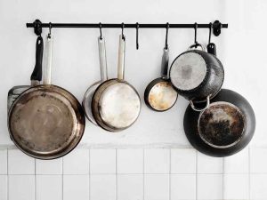 4 Products Pro Cleaners Never Use on Pots and Pans (Youâre Most Likely Using 1 of Them)