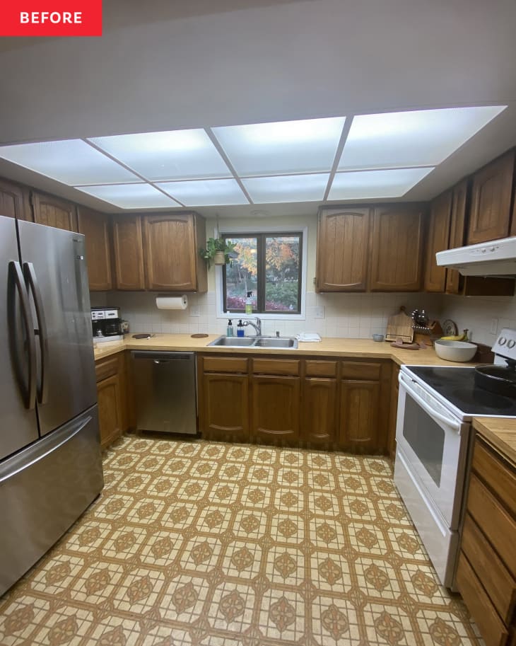 Outdated kitchen before being renovated