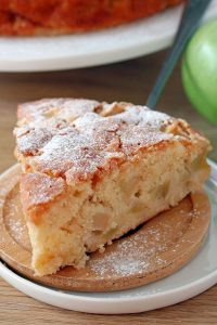 Easy Recipe for Applesauce Cake