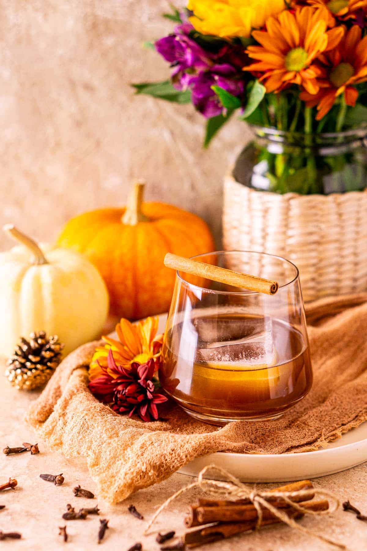 How to Prepare a Pumpkin Martini: A Cheerful Autumn Beverage Recipe