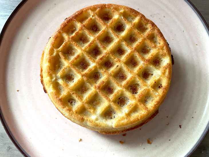 Kellogg’s Eggo Protein Waffles Buttermilk Vanilla, Frozen Breakfast, 12.3 oz, 10 Count