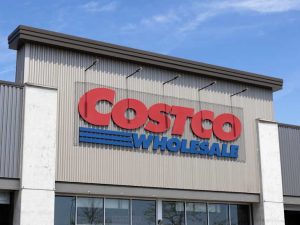If You Buy One Thing at Costco This Month, Let It Be This $10 Dinner Staple (Itâs That Amazing)