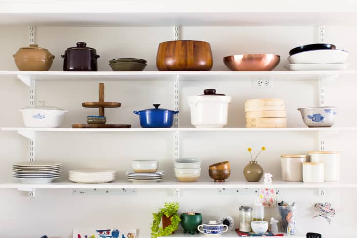 Le Creuset Quietly Put These âGorgeousâ Dishes, Mugs, Bowls, and More on Sale (Starting at $5!)