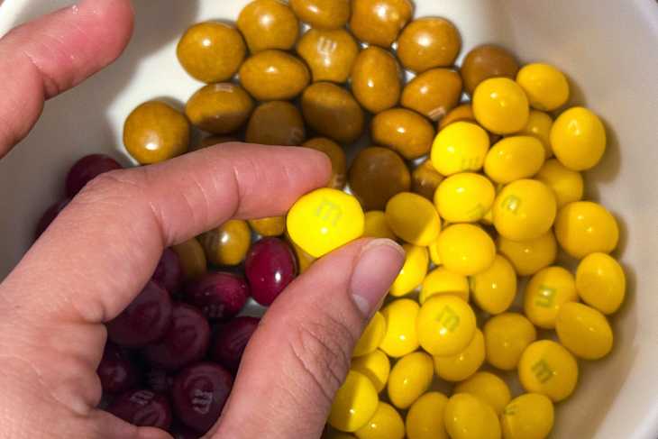 Lemon meringue pie M&M.