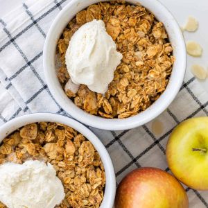 Nutritious Apple Crisp with Oats and Honey