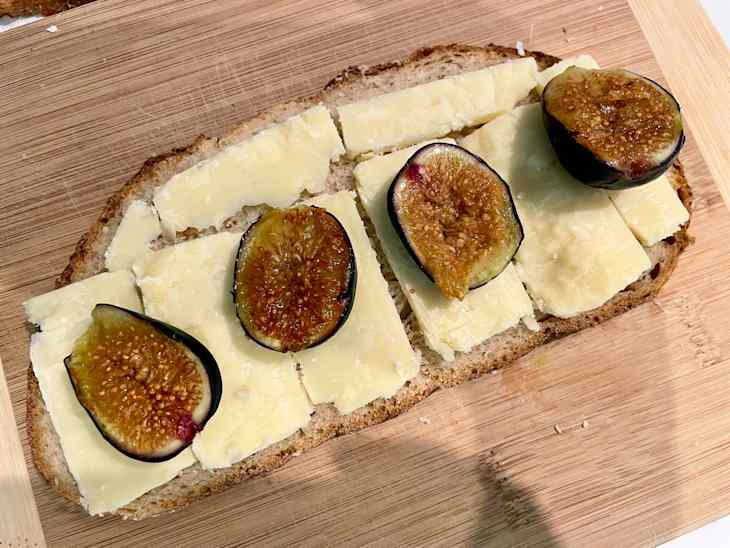 Grilled cheese sandwich upgraded with figs for Autumn.