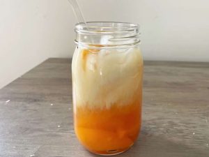 The Viral âPeaches & Creamâ Tea Is How Iâm Holding Onto Summer (Honestly, Itâs Magical)